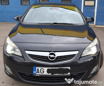 Opel Astra J 2012