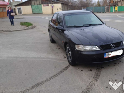 Opel vectra B masina