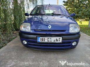 Renault Clio model 2001