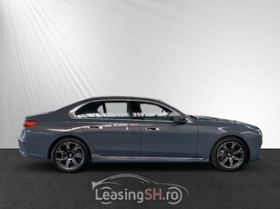 BMW Seria 7 740 d xDrive TV_Fond-Entertainment|B&W|Standhzg.