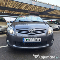 Toyota auris diesel 6 viteze facelift navigație camera senzori alarma