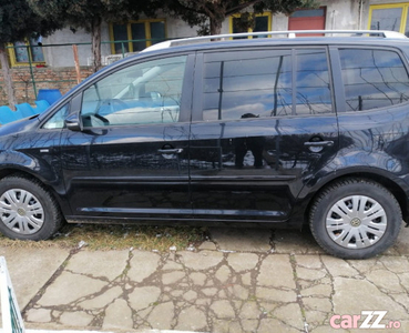 VW Touran 2014, negru, fara accident