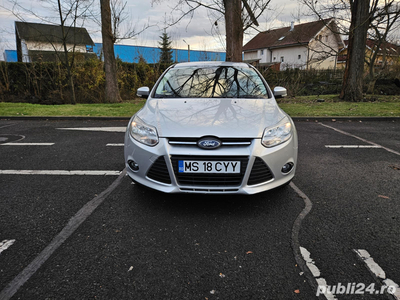 Ford Focus Limuzina