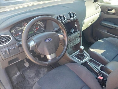 Ford Focus Mk2 din 2005 cu motorul 1,6 benzina.