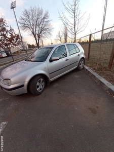 Golf 4 Motor 1'4 Benzină Fară negocieri 1500Euro