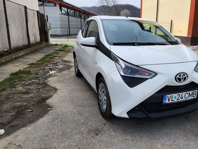 Toyota Aygo X-Connect, primul proprietar, stare impecabilă