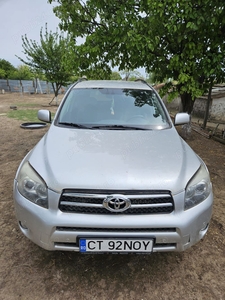 Toyota Rav 4.