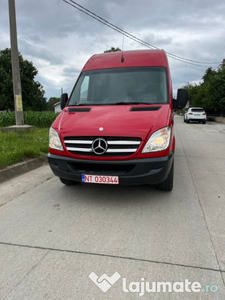 Mercedes-Benz Sprinter 313 cu 6,7 locuri și dubă an 2011