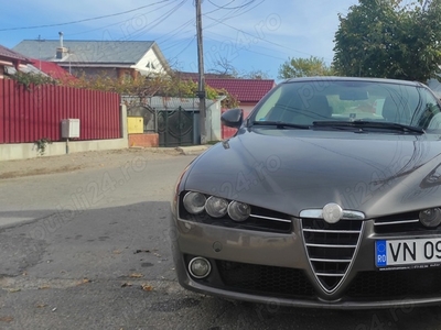 vând alfa romeo 159