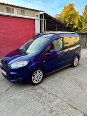 Ford Tourneo Courier 1.0 EcoBoost Titanium