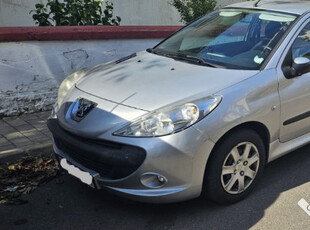 Peugeot 206 plus Trendy 1.4 benzina echipare iarna