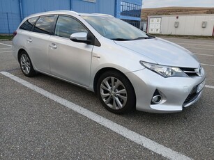 Toyota Auris 1.8 VVT-i Hybrid Automatik Touring Sports Design Edition