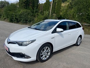 Toyota Auris 1.8 VVT-i Hybrid Automatik Touring Sports Design Edition