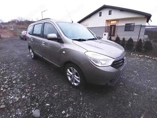 Dacia Lodgy 1,5 dci 110CP, an 2012, cu 5 loc, avariata spate