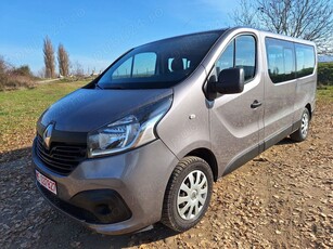 Renault Trafic Grand 1.6 dCi 120 cp 2019 gri 8+1 locuri