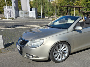 Volkswagen Eos decapotabila 200 CP, 2010