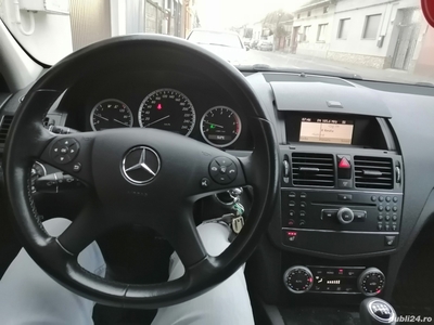 Schimb sau vând Mercedes C 200 CDI