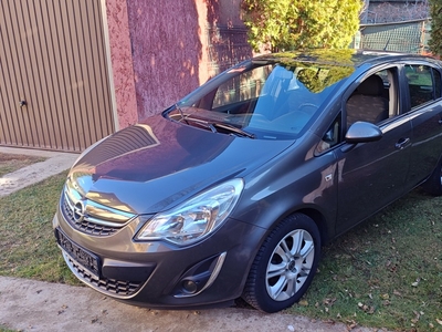Opel Corsa D 2011 numere rosii