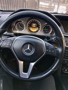 Vând Mercedes Benz E clas