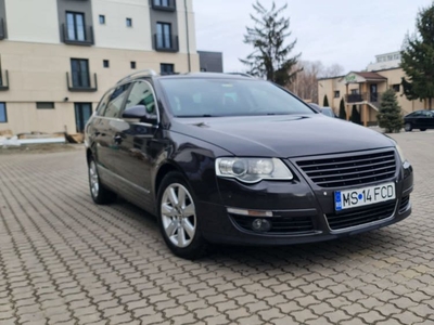 Vând Volkswagen Passat