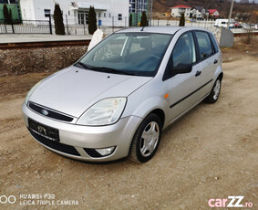 Ford Fiesta Ghia 1,4 i cutie automata