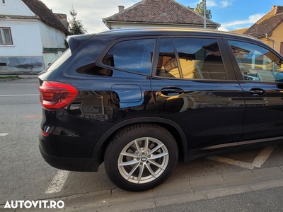 BMW X3 xDrive20i AT