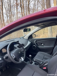 Vând Renault megane 3 hatchback 1,5 dci 2011