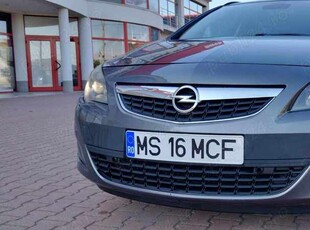 Opel astra j