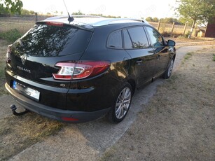 Renault Megane ENERGY dCi 110 Start & Stop Bose Edition 2013 + roti de iarna