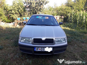 Skoda octavia tour, 1.6 mpi, benzina, anul fabricației 2009