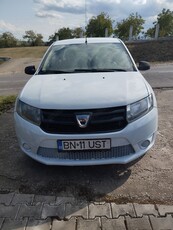 Vând Dacia Logan