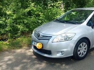 Vând Toyota Auris cu 104000 km