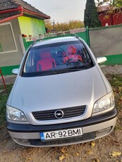 Vând Opel Zafira