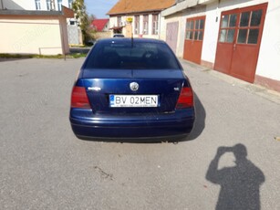 vând volkswagen bora 1.6 16v an 2001