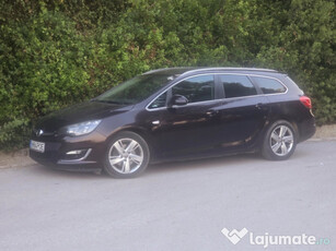 Opel Astra J Sport Tourer 2013