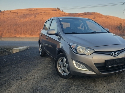 Vand Hyundai i20 Facelift 1.2i 85cp Euro 5 Clima Senzori parcare