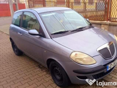 Lancia ypsilon 1.2 benzină înmatriculat