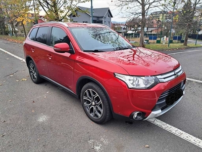 Mitsubishi Outlander, an 09.2015, 128750 km, 4x4, 7 locuri, piele,navi Brasov