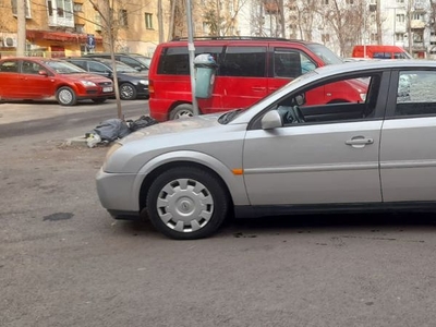 opel vectra c 2.0d pret 1750euro