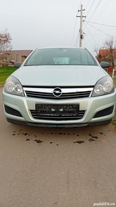 Vand Opel Astra 1.4 benzina an 2009