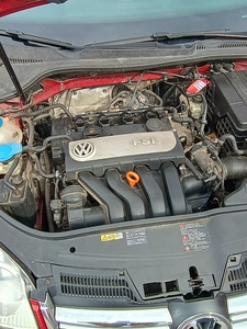 Vând Volkswagen Jetta, an fabricație 2006, FSI, benzină.