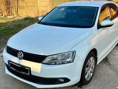 Vând VW Jetta 1.2 TSI 105 CP