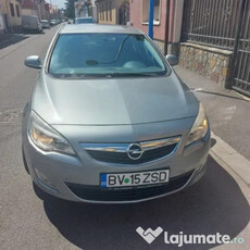 Opel Astra 2009 masina