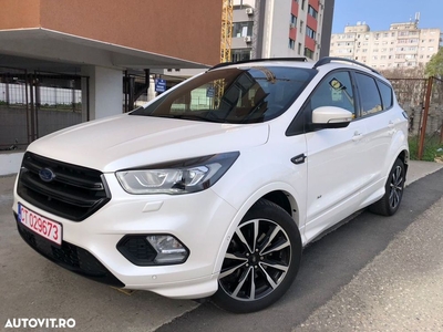 Ford Kuga 2.0 TDCi 4WD Powershift ST-Line