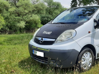 Opel Vivaro Mixt pregatit pentru off camping