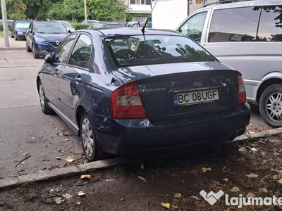 Autoturism Kia cerato