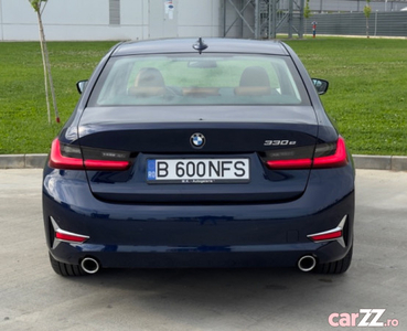 BMW 330e INDIVIDUAL Hybrid 292CP Automata Piele Bord Cockpit Navi Mare