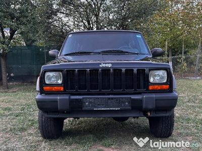 Jeep cherokee 2.5 l înmatriculat