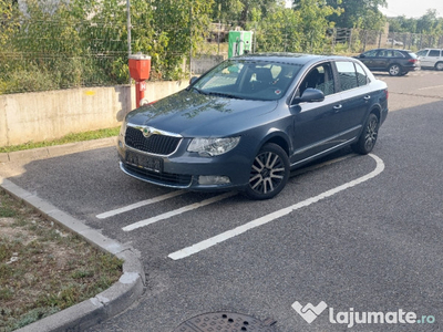 Skoda Superb masina