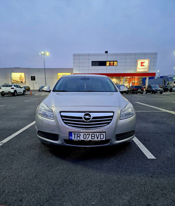 Vând Opel Insignia